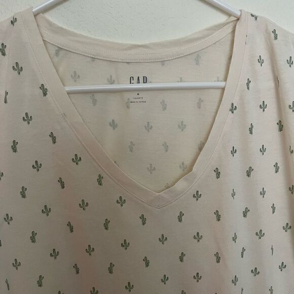 Gap Women's V-neck Tee M - Picture 3 of 5